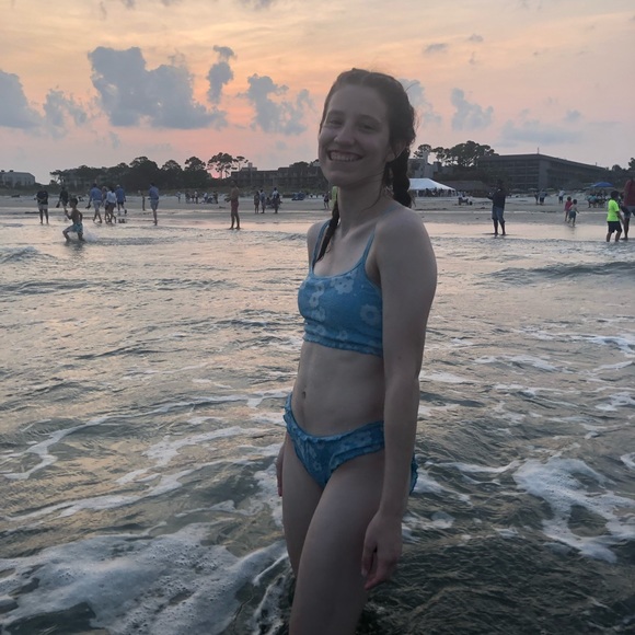 Meet your Posher, Gabrielle - Picture 4 of 4